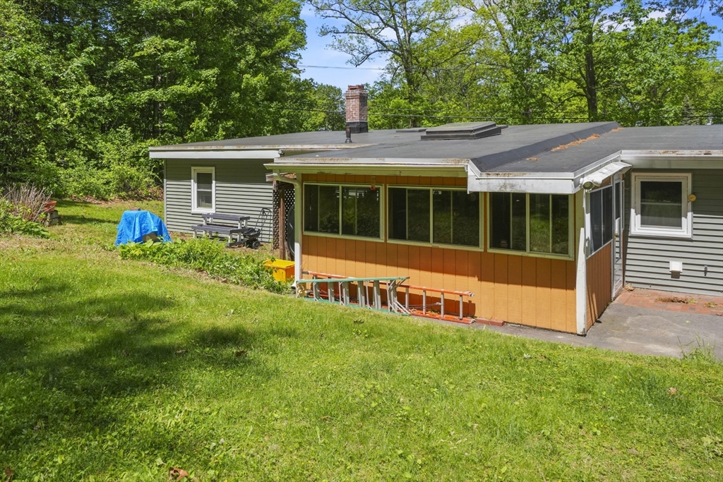 150 Townsend Harbor Road Lunenburg, MA 01462 - Photo 3 of 27 Gallery Image 3