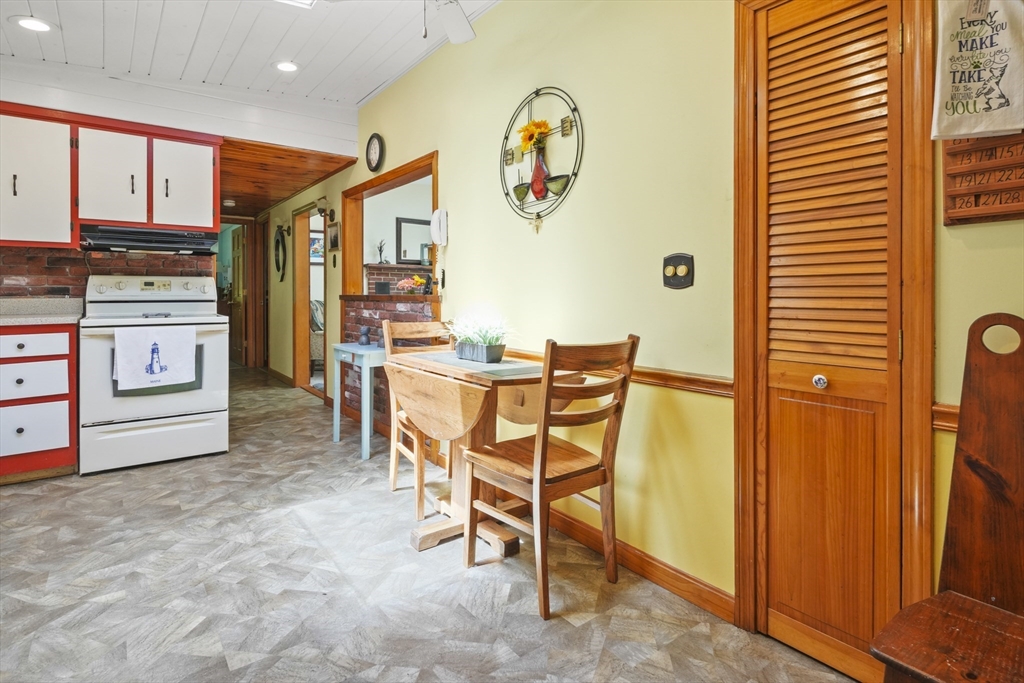 150 Townsend Harbor Road Lunenburg, MA 01462 - Photo 10 of 27 Gallery Image 10
