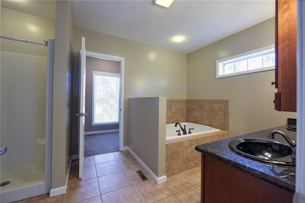 360 Turkeyfoot Road Venetia, PA 15367 - Photo 14 of 22 Master bath has a jet tub for two.