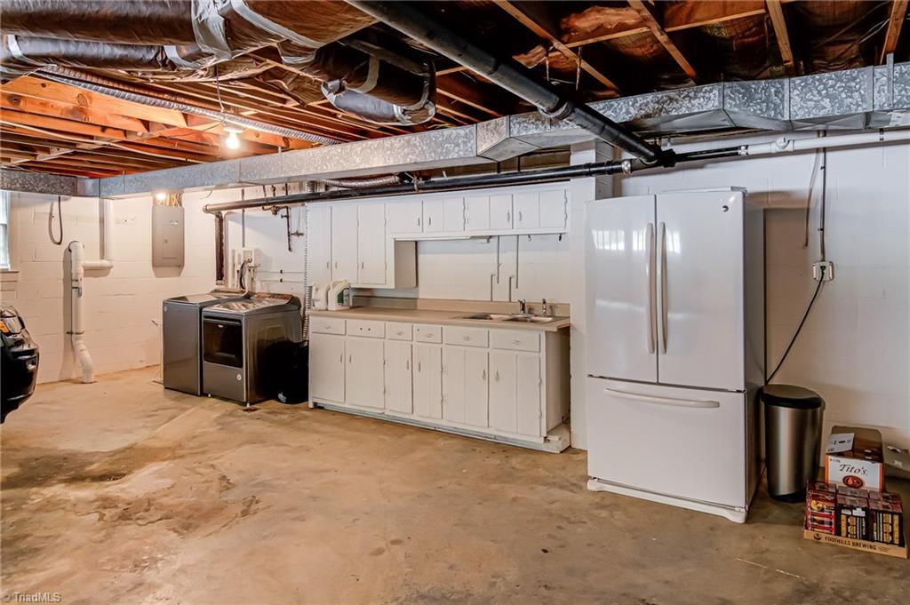 713 Friar Tuck Road Winston-Salem, NC 27104 - Photo 27 of 43