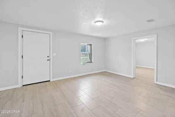 $184,999 | 470 2nd Street, Chipley, FL 32428