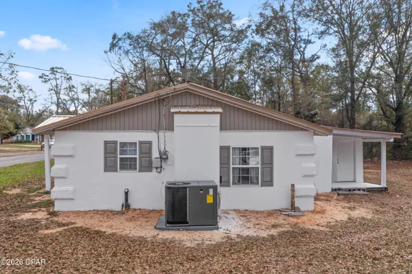 $184,999 | 470 2nd Street, Chipley, FL 32428