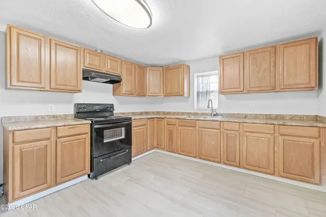 $189,999 | 470 2nd Street, Chipley, FL 32428