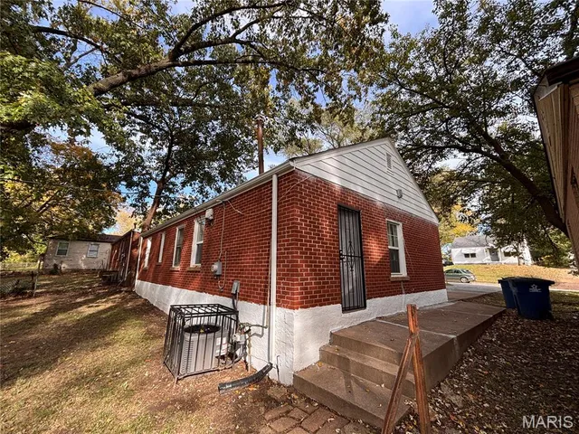 $109,900 | 6637 Torlina Drive, Berkeley, MO 63134