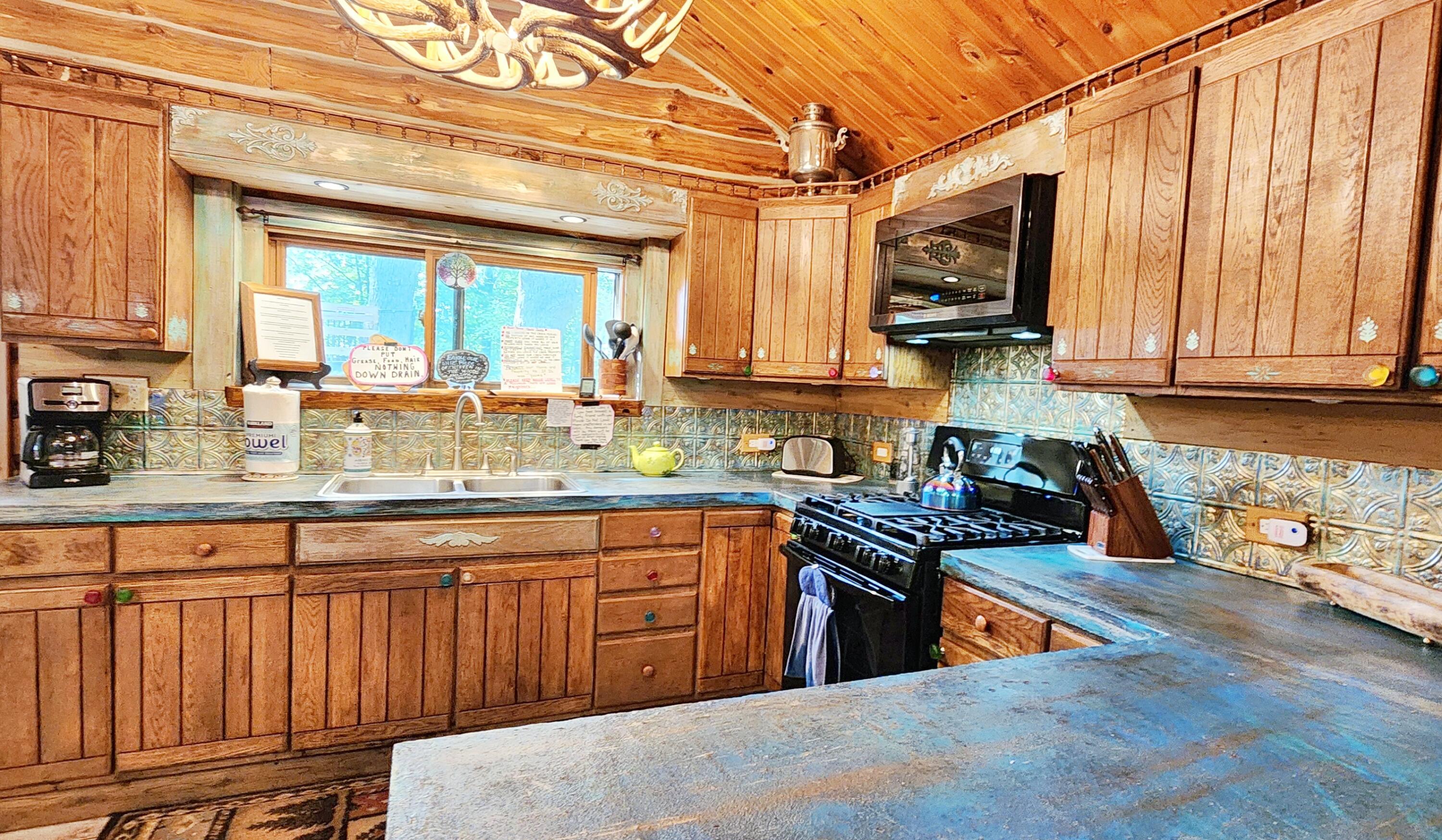 9557 East Anthony Road Branch, MI 49402 - Photo 14 of 98 4bd 2.5 bath
