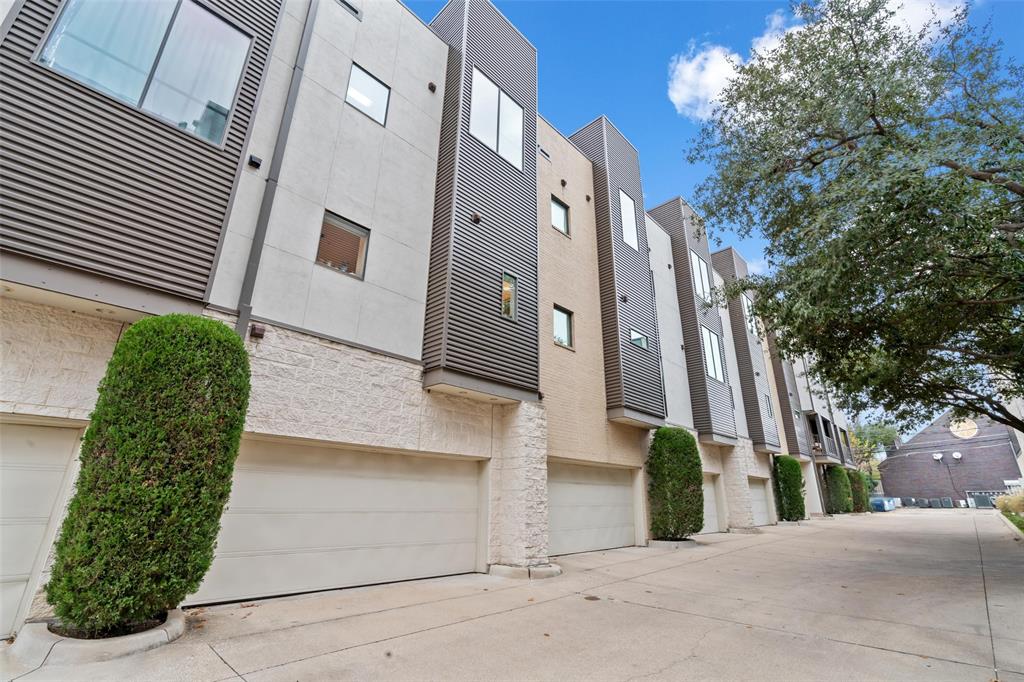 4111 Newton Avenue, Unit 2 Dallas, TX 75219 - Photo 1 of 26 4111 Newton #2 is in the heart of Uptown and has a roofdeck with killer views of the Dallas skyline!