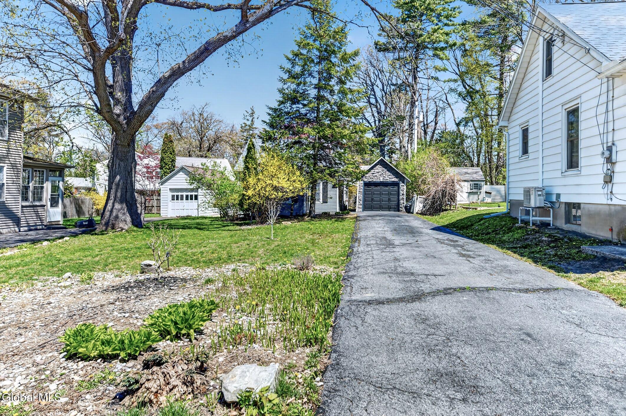1817 Nott Street Schenectady, NY 12309 - Photo 36 of 37 3- 1817 Nott St