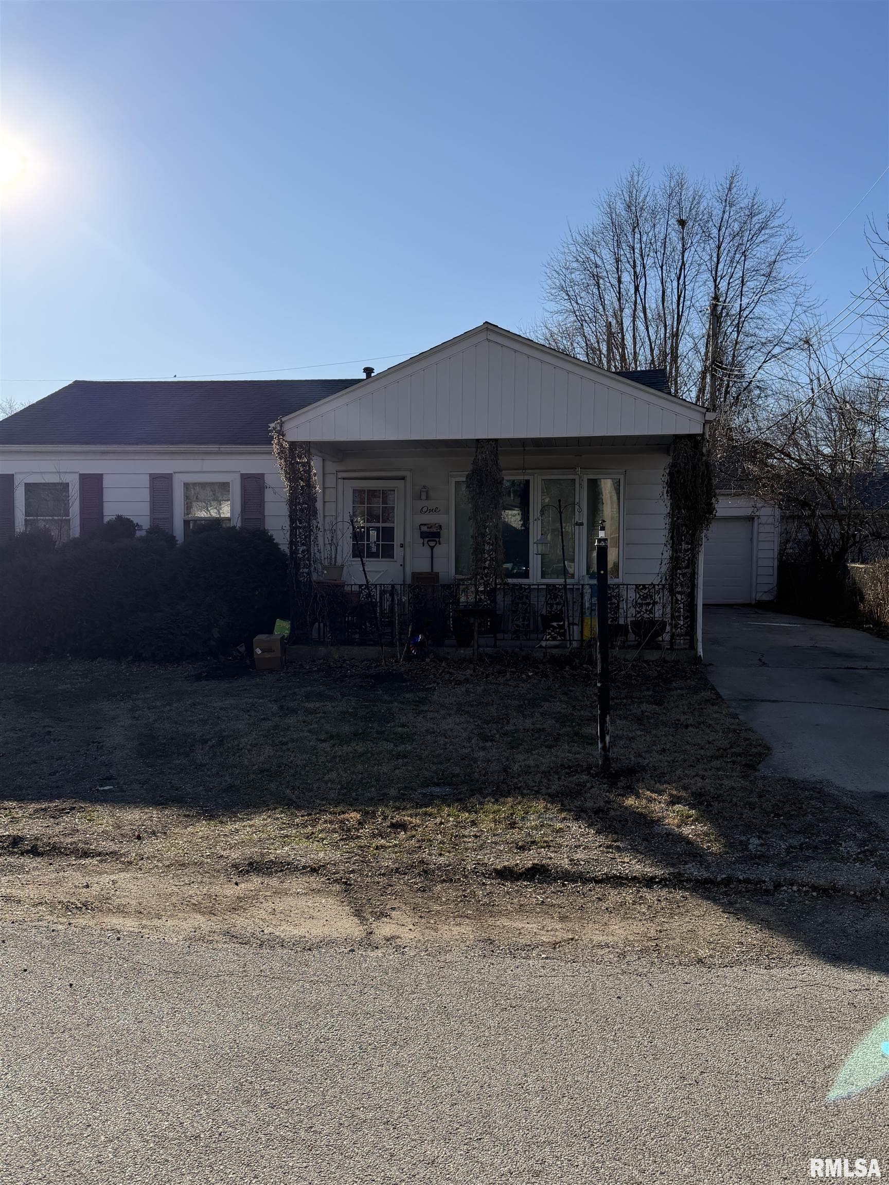 1 Prairie Ln Court Springfield, IL 62704 - Photo 2 of 2 Gallery Image 2