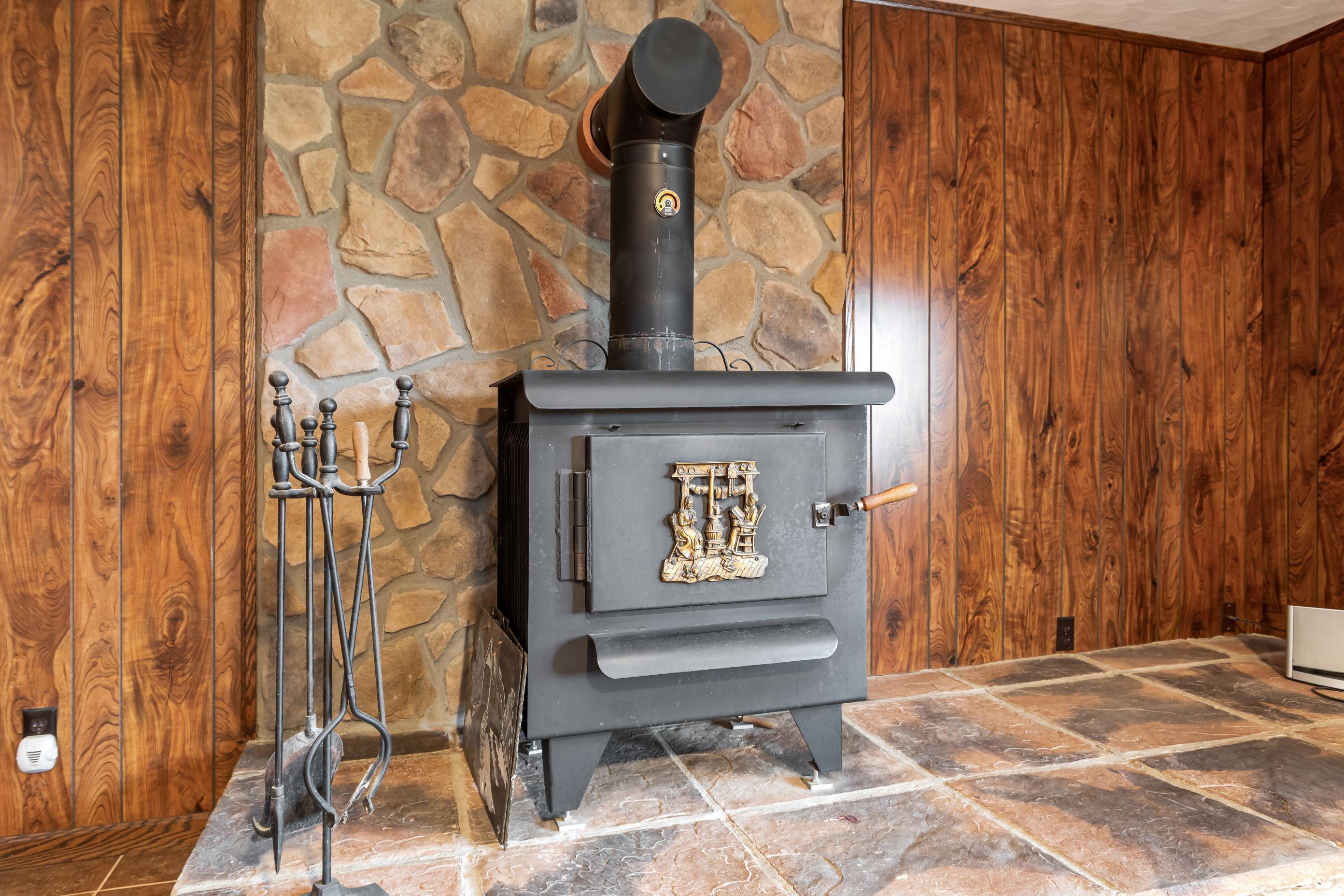 3229 Nolan Road Zanesville, OH 43701 - Photo 9 of 53 3229 Nolan- wood burner