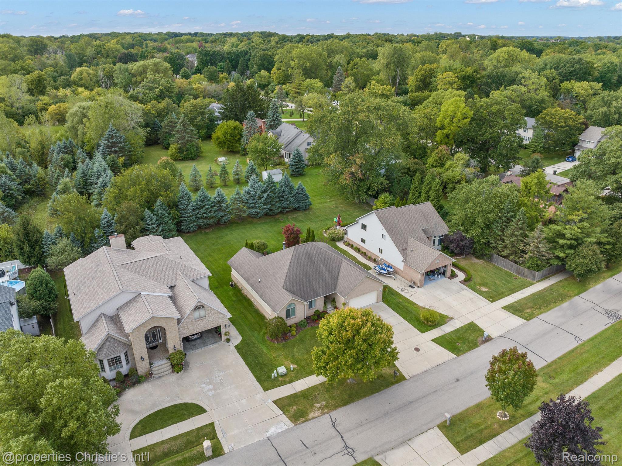 3654 McComb Drive Rochester, MI 48307 - Photo 8 of 49 Gallery Image 8