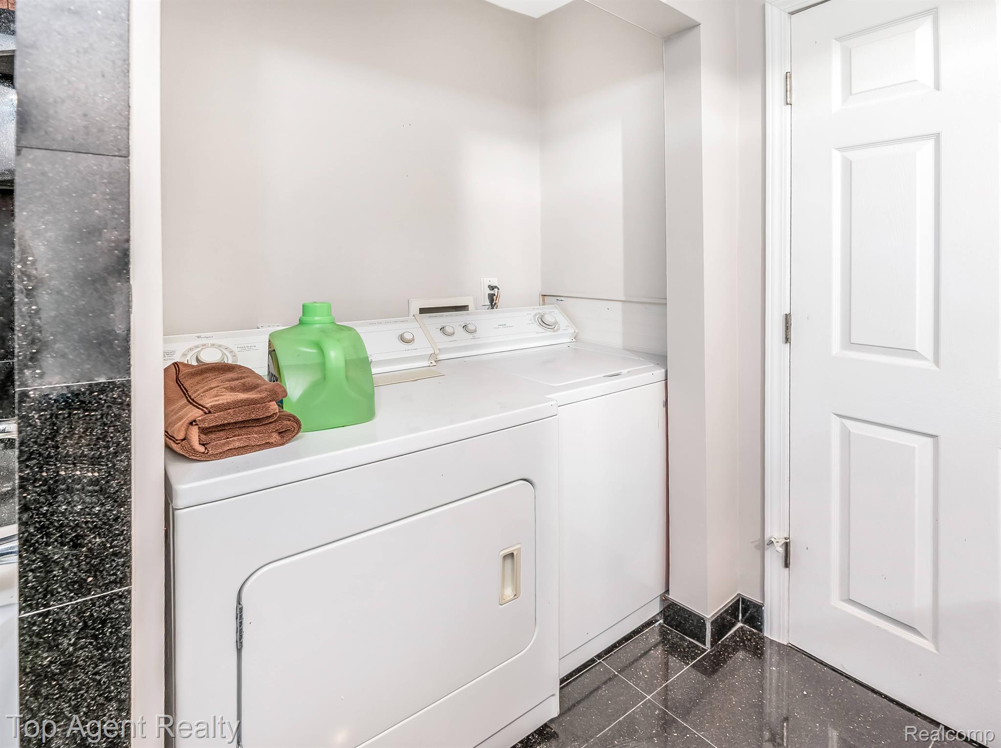 110 Wabash Road Rochester, MI 48307 - Photo 21 of 35 Gallery Image 21