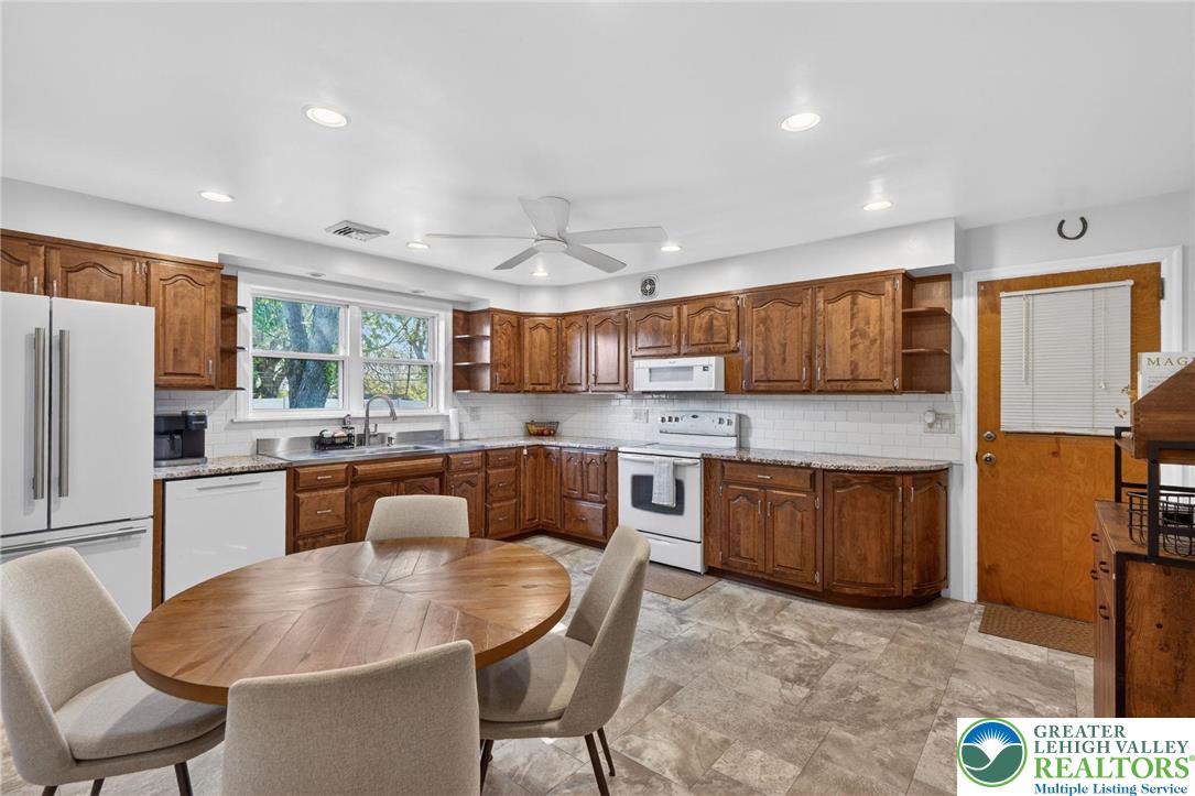 1445 Springhouse Road Allentown, PA 18104 - Photo 28 of 62