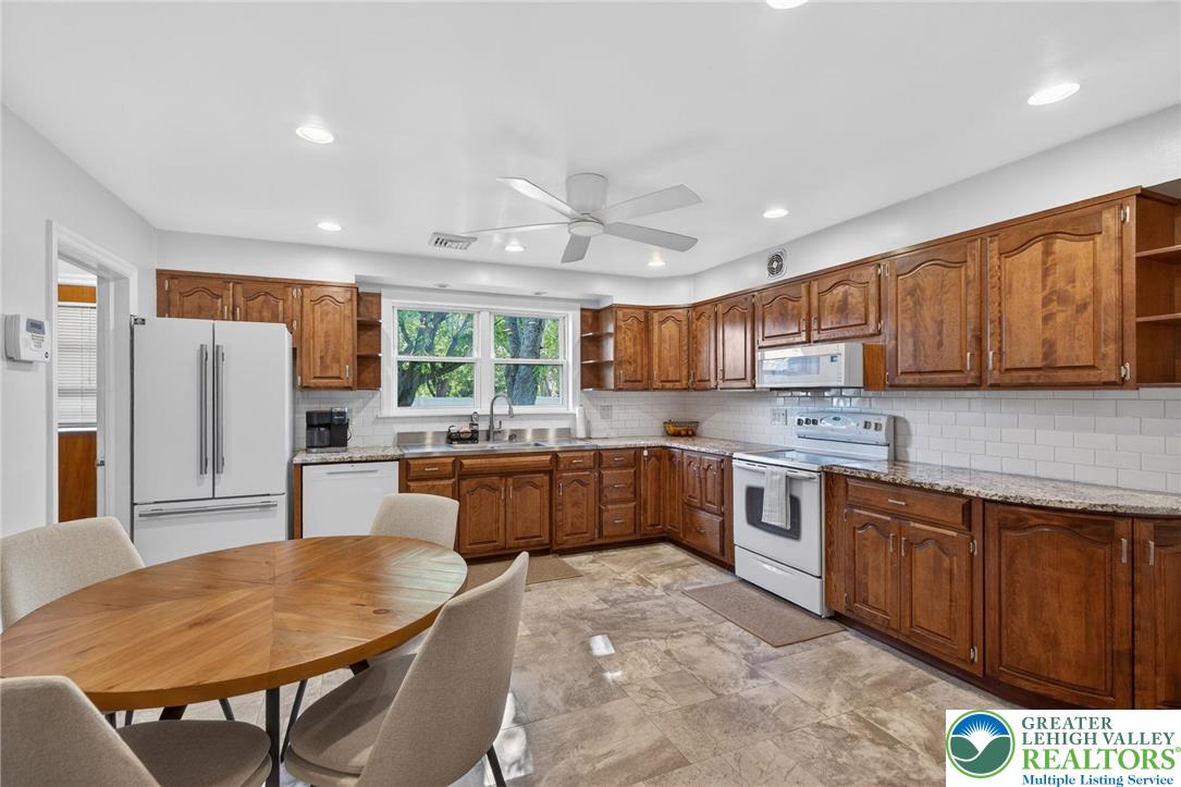 1445 Springhouse Road Allentown, PA 18104 - Photo 29 of 62