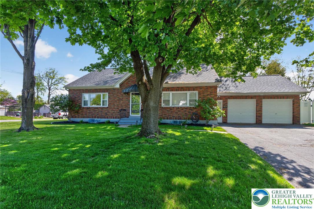 1445 Springhouse Road Allentown, PA 18104 - Photo 3 of 62