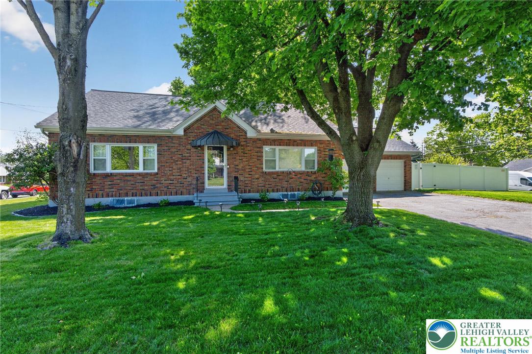 1445 Springhouse Road Allentown, PA 18104 - Photo 4 of 62