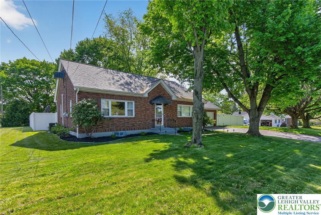 1445 Springhouse Road Allentown, PA 18104 - Photo 5 of 62