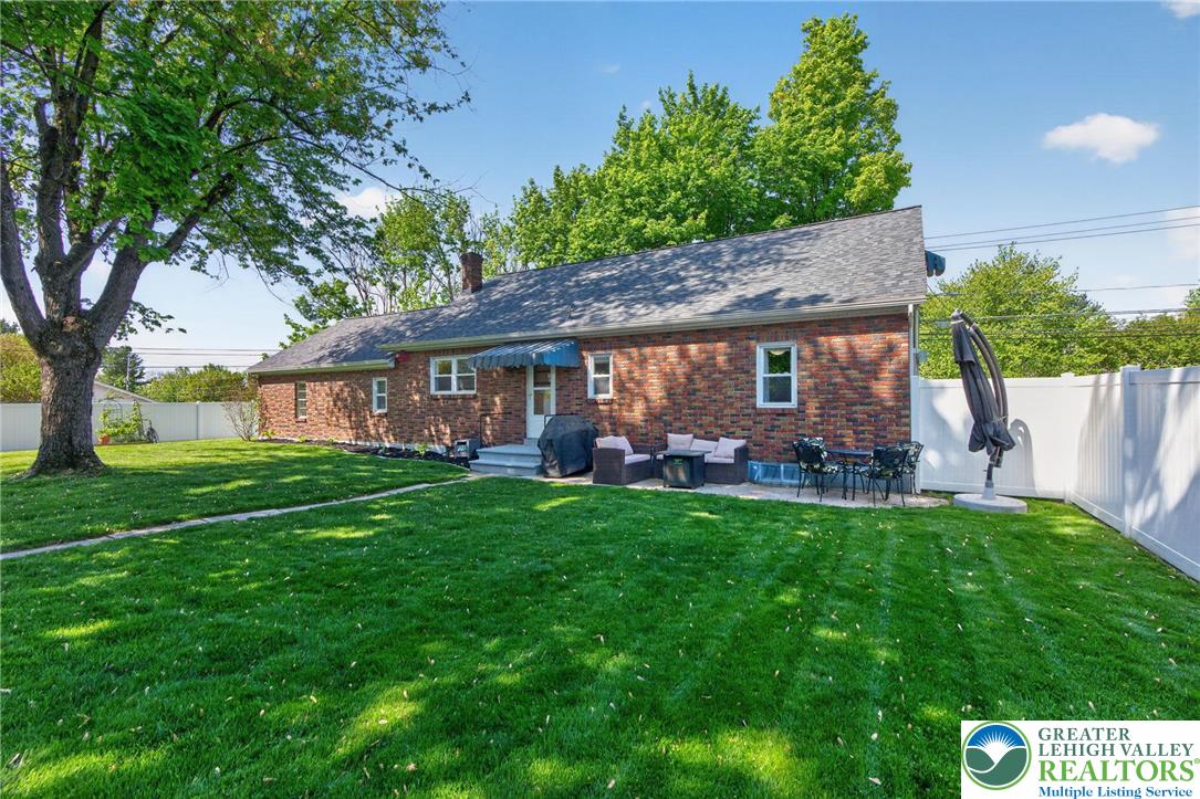 1445 Springhouse Road Allentown, PA 18104 - Photo 8 of 62