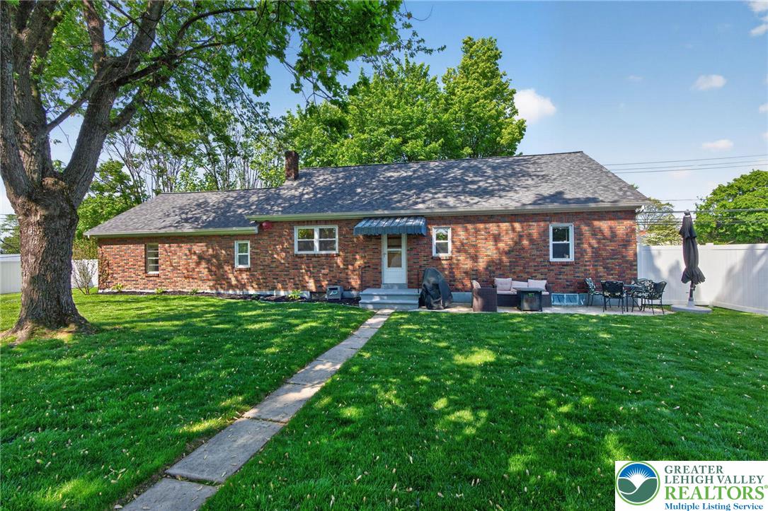 1445 Springhouse Road Allentown, PA 18104 - Photo 9 of 62