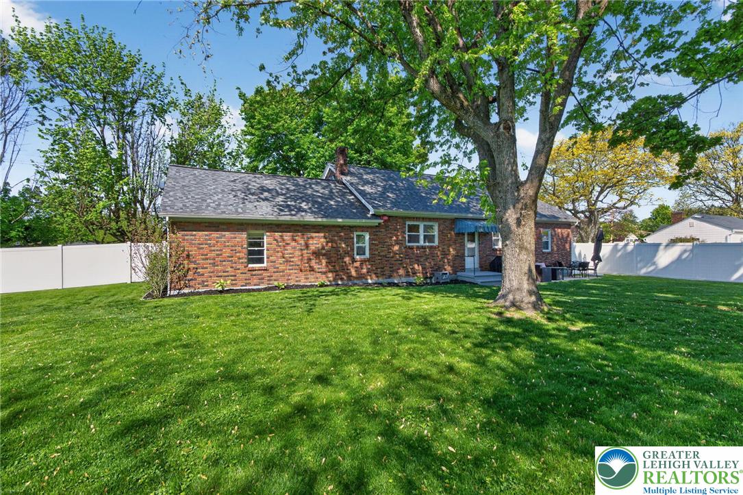 1445 Springhouse Road Allentown, PA 18104 - Photo 10 of 62