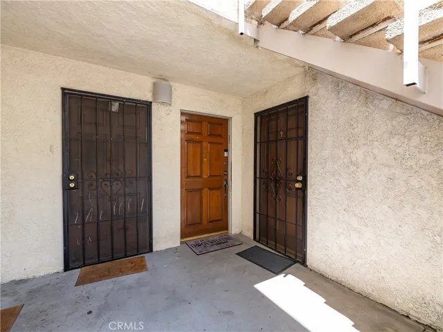 an empty room with closet