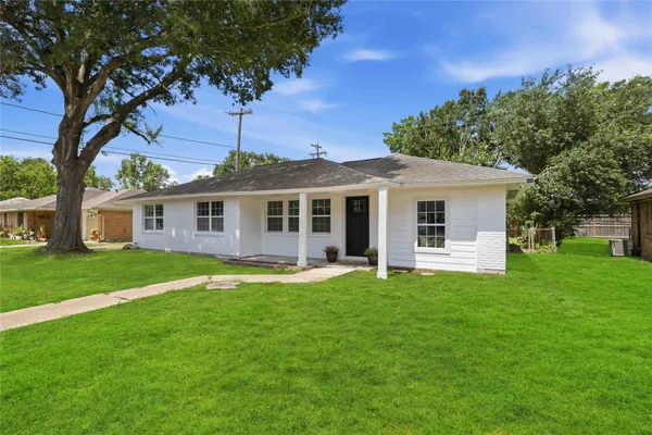 $274,990 | 724 Oriole Lane, Pasadena, TX 77502