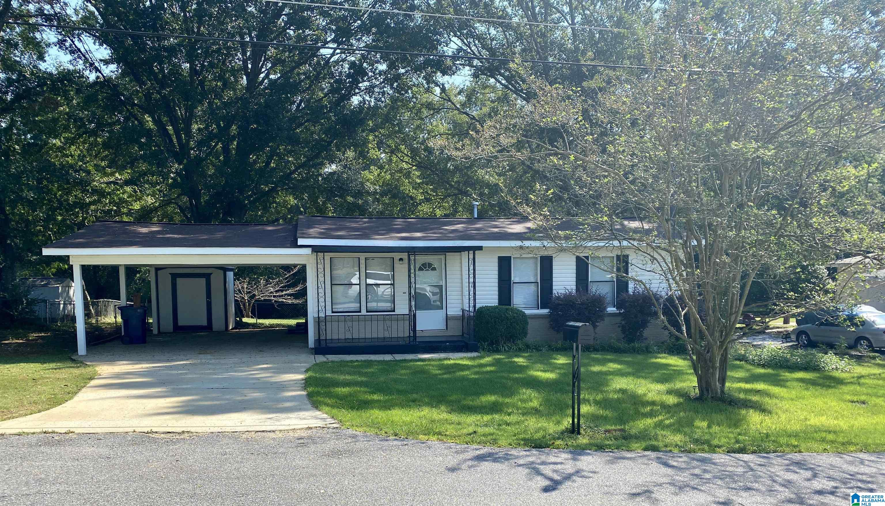 1811 Mae Road Anniston, AL 36207 - Photo 3 of 33
