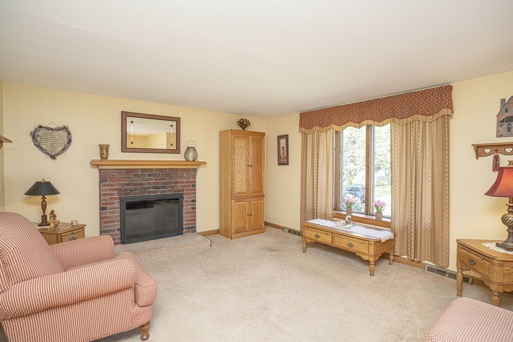 40 College Road Bridgewater, MA 02324 - Photo 10 of 42 Gallery Image 10
