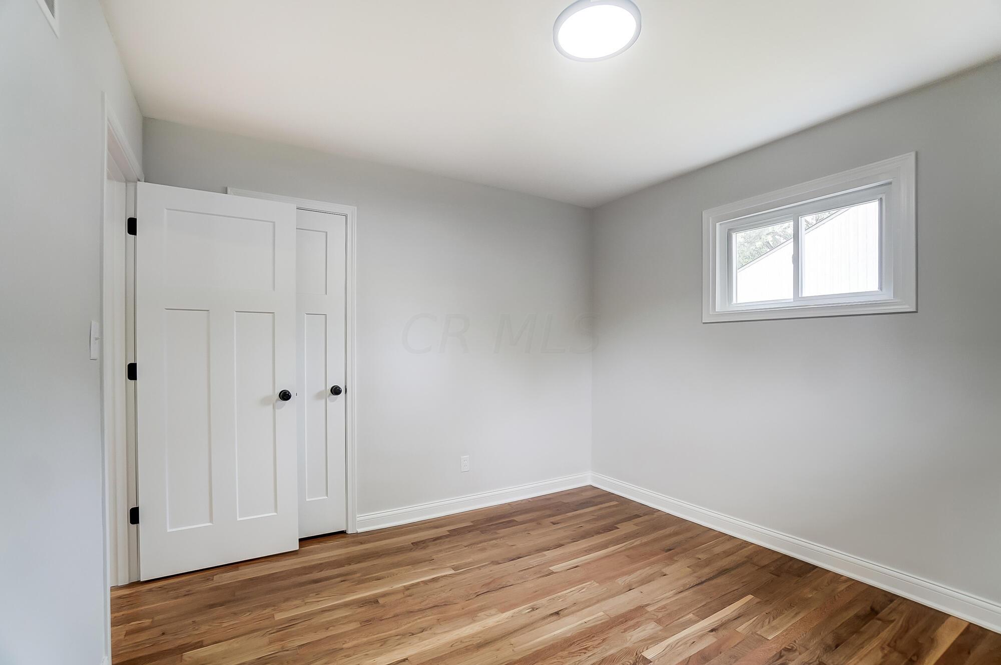 2166 Edgevale Road Columbus, OH 43221 - Photo 19 of 34 026