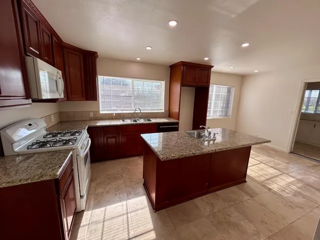 $2,500 | 10433 South Bethel Avenue, Selma, CA 93662