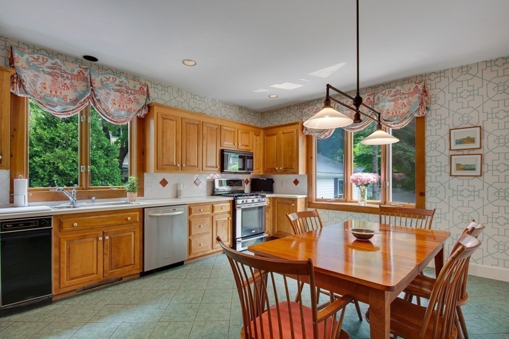 728 Webster Street Needham, MA 02492 - Photo 16 of 42 Gallery Image 16