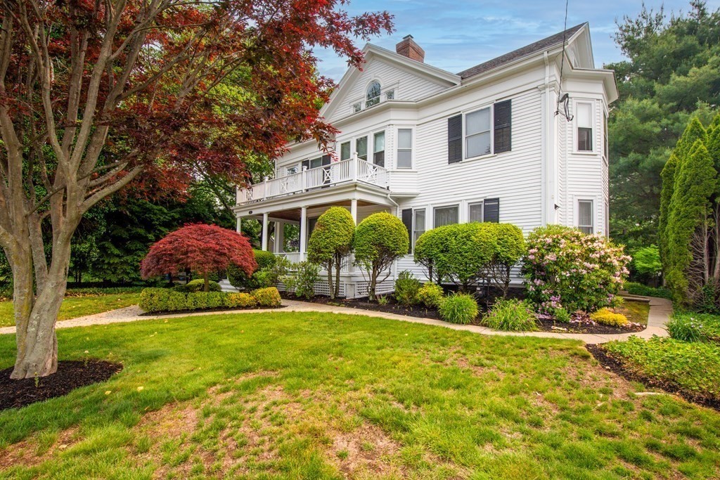 728 Webster Street Needham, MA 02492 - Photo 3 of 42 Gallery Image 3