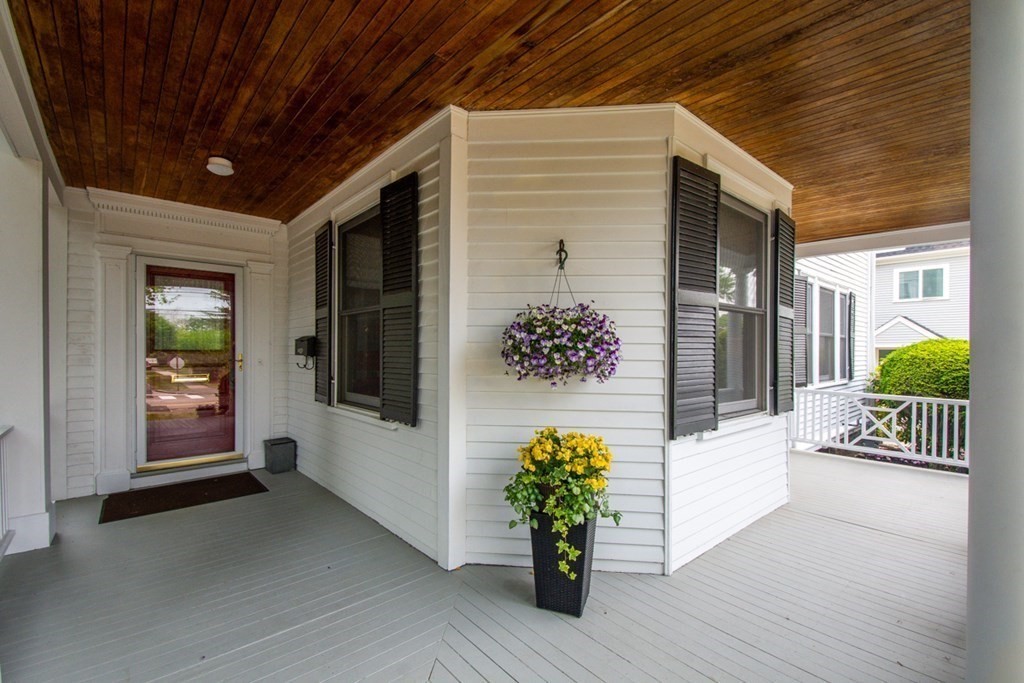 728 Webster Street Needham, MA 02492 - Photo 4 of 42 Gallery Image 4