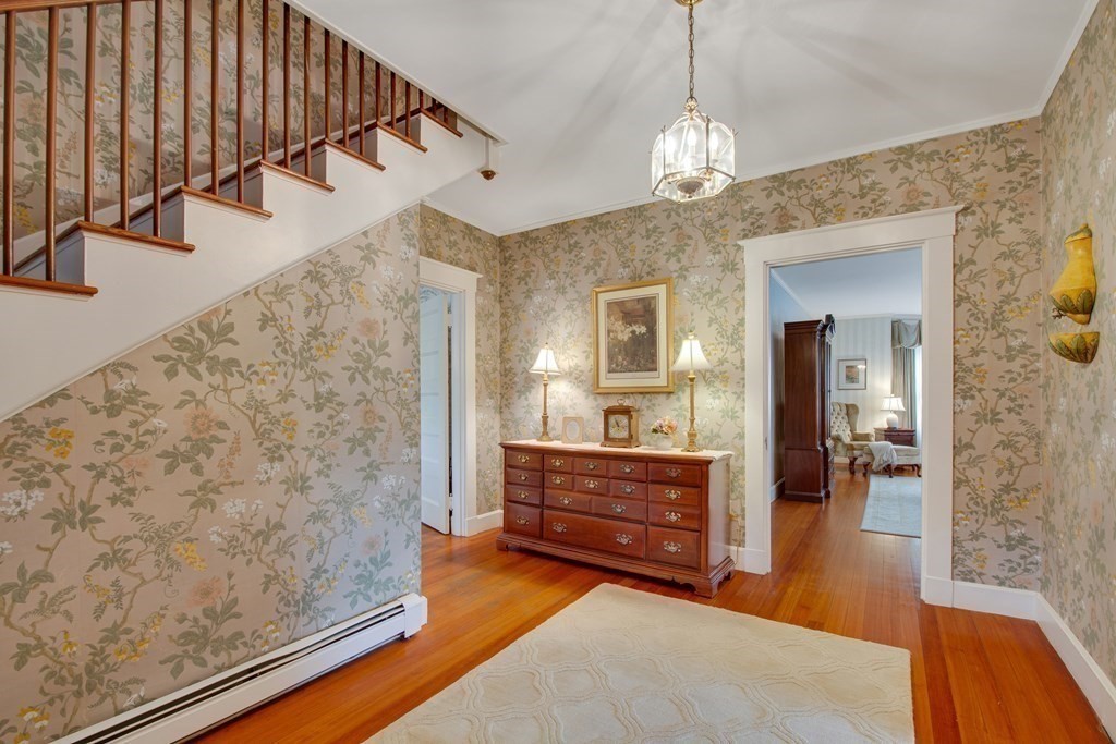 728 Webster Street Needham, MA 02492 - Photo 5 of 42 Gallery Image 5