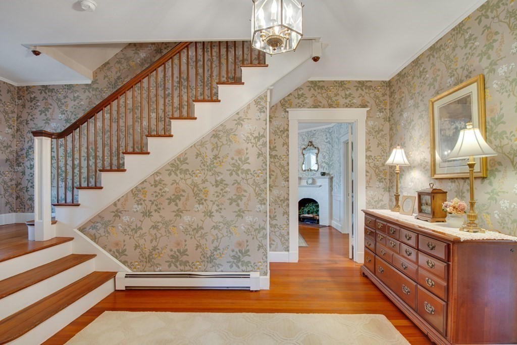 728 Webster Street Needham, MA 02492 - Photo 6 of 42 Gallery Image 6