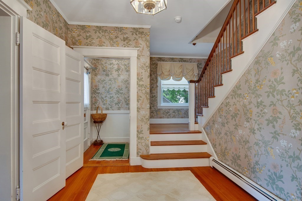 728 Webster Street Needham, MA 02492 - Photo 7 of 42 Gallery Image 7