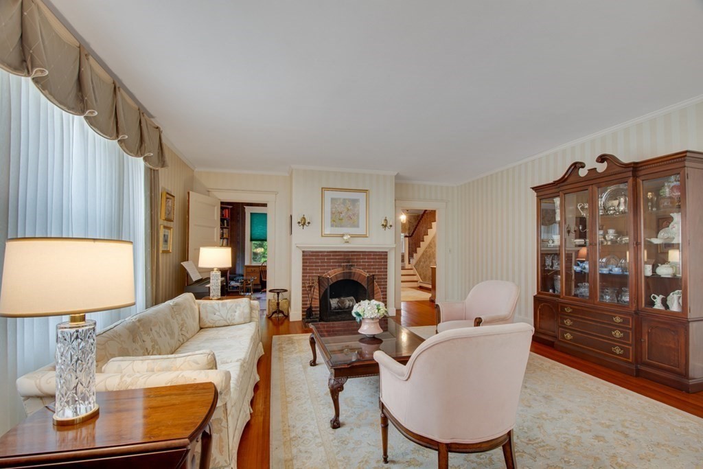 728 Webster Street Needham, MA 02492 - Photo 10 of 42 Gallery Image 10