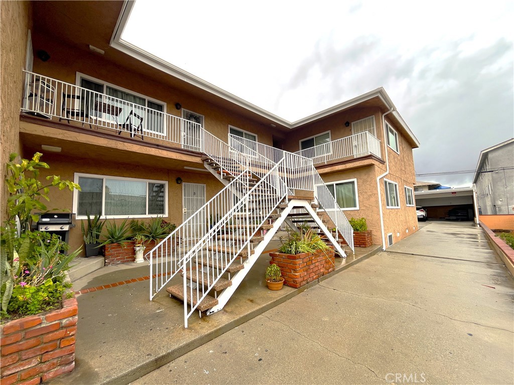 4461 West 135th Street, Unit F Hawthorne, CA 90250 - Photo 2 of 13