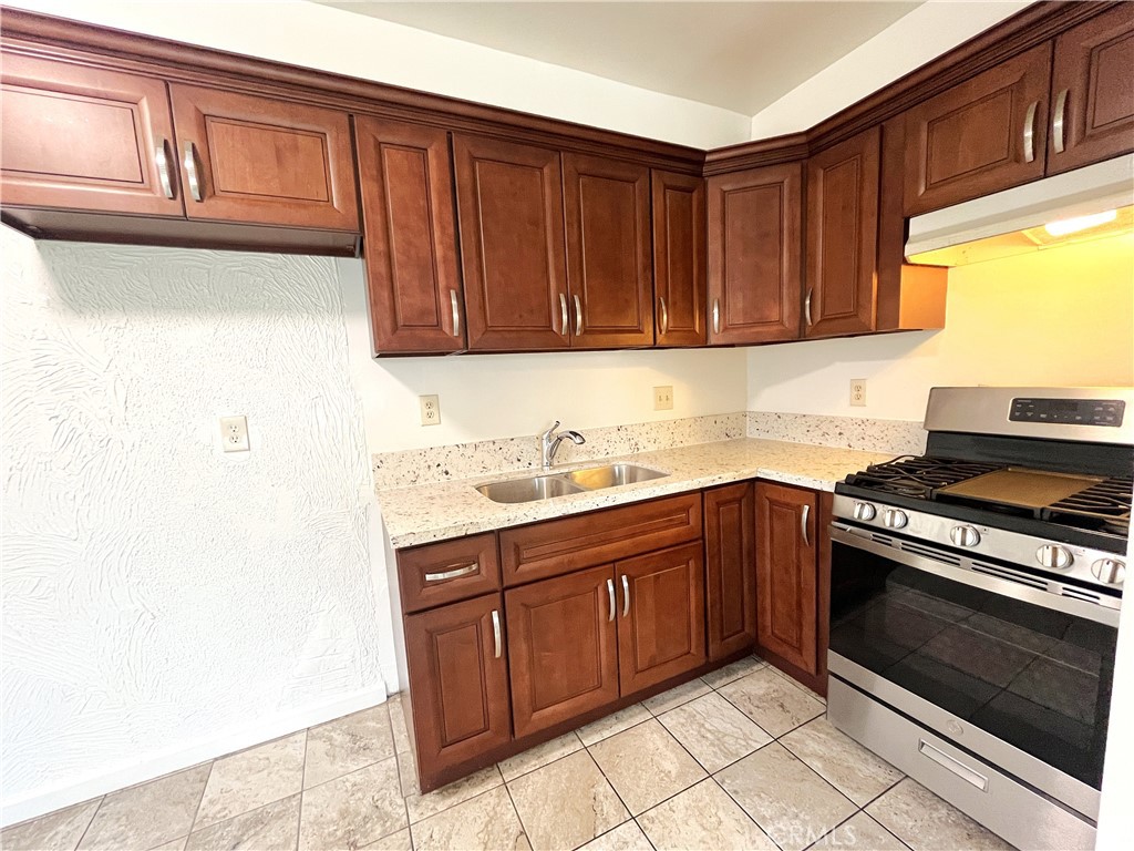 4461 West 135th Street, Unit F Hawthorne, CA 90250 - Photo 6 of 13