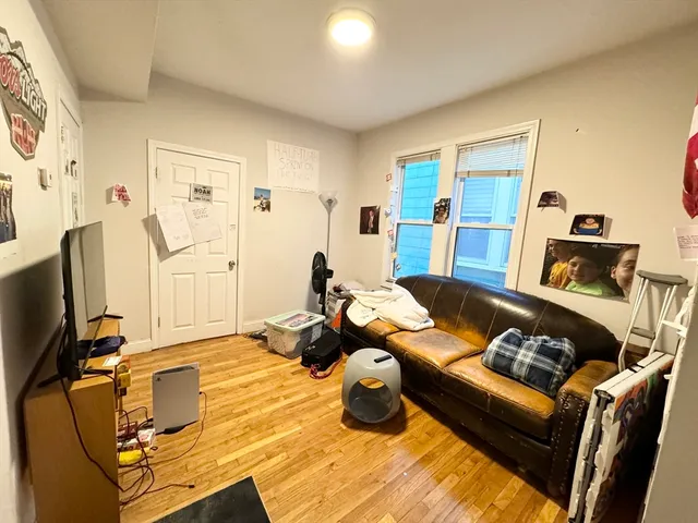 $3,500 | 733 Parker Street, Unit 2, Boston, MA 02120