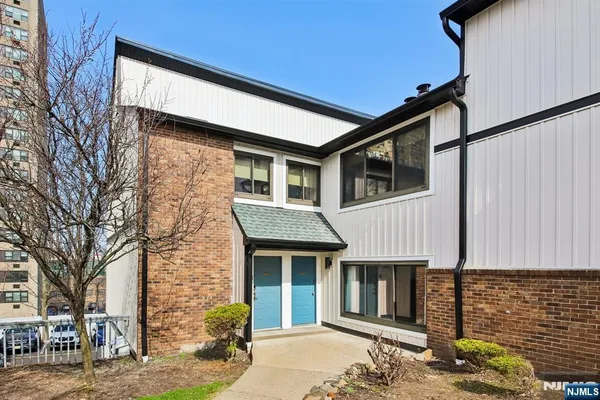 $559,000 | 1431 John Street, Fort Lee, NJ 07024