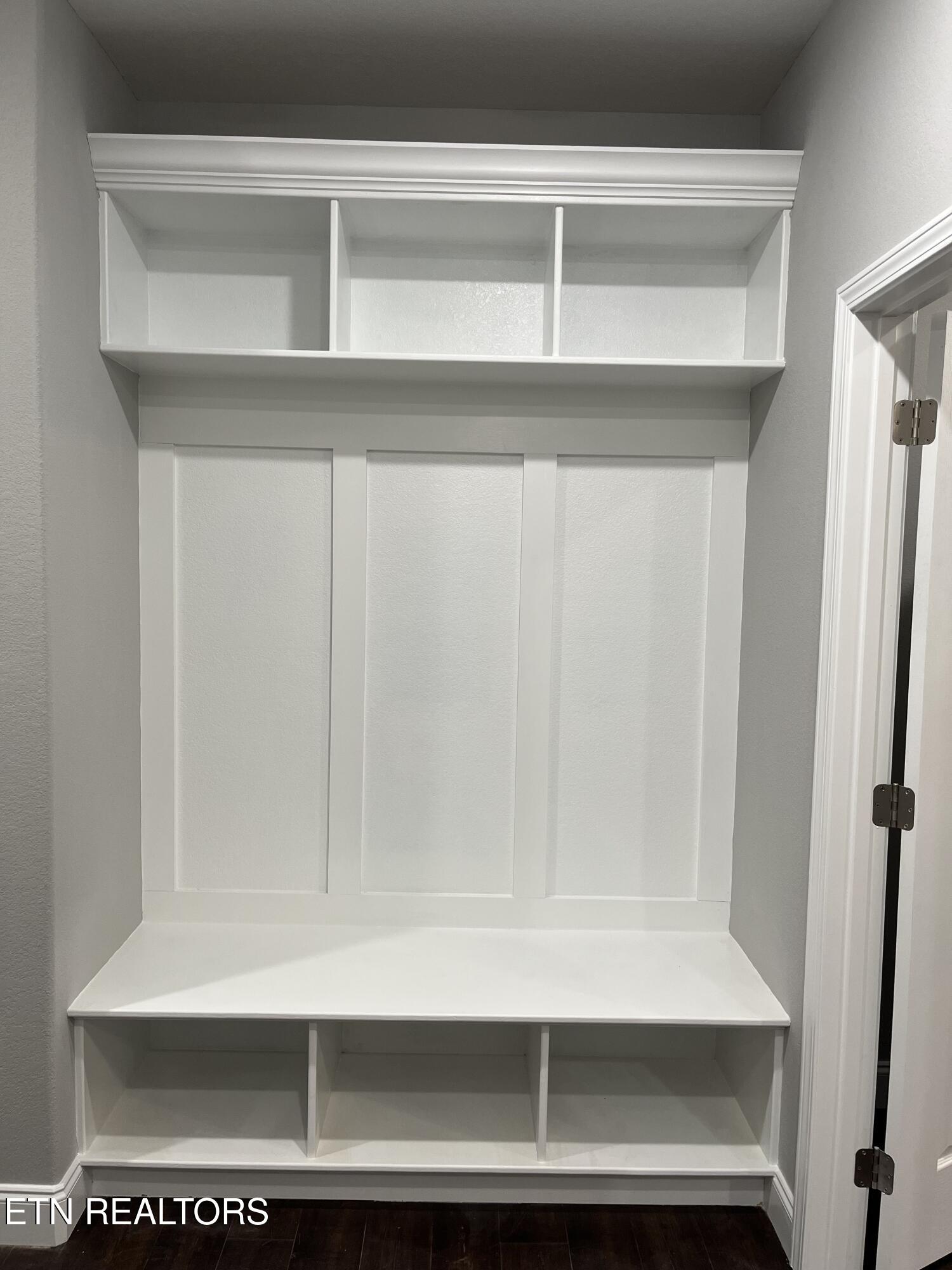 833 Sawmill Road Monterey, TN 38574 - Photo 15 of 30 Custom Farmhouse Bench