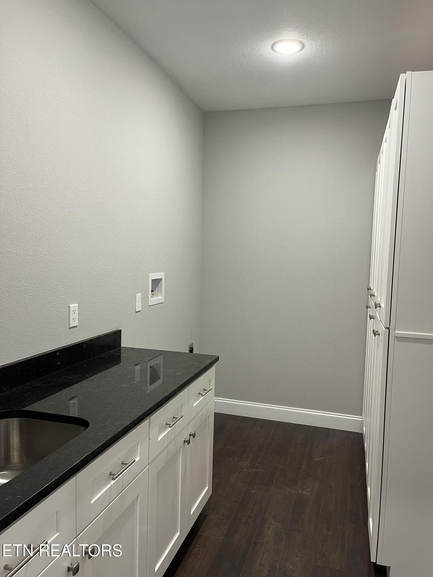 833 Sawmill Road Monterey, TN 38574 - Photo 16 of 30 Laundry