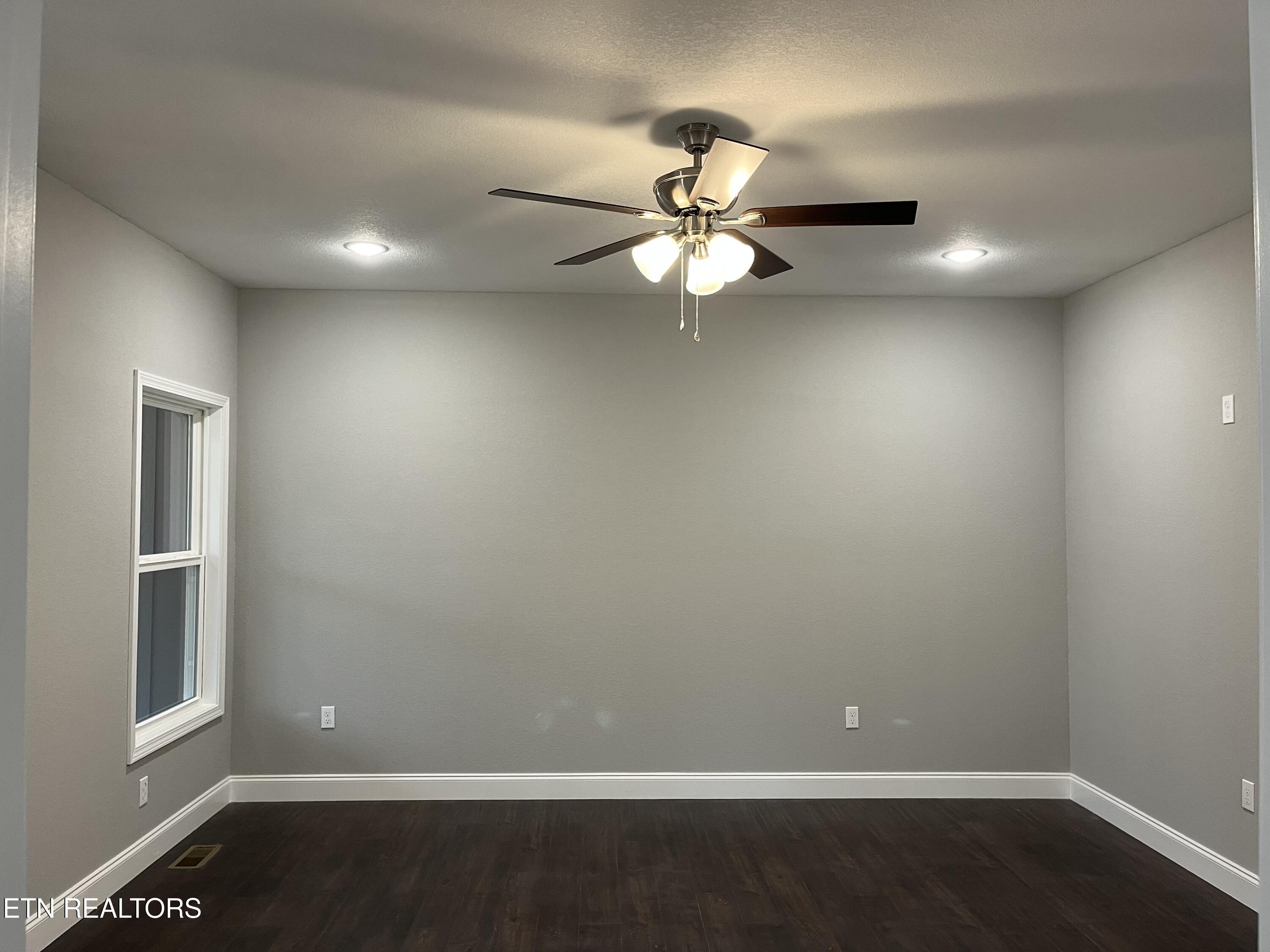 833 Sawmill Road Monterey, TN 38574 - Photo 19 of 30 Master BR