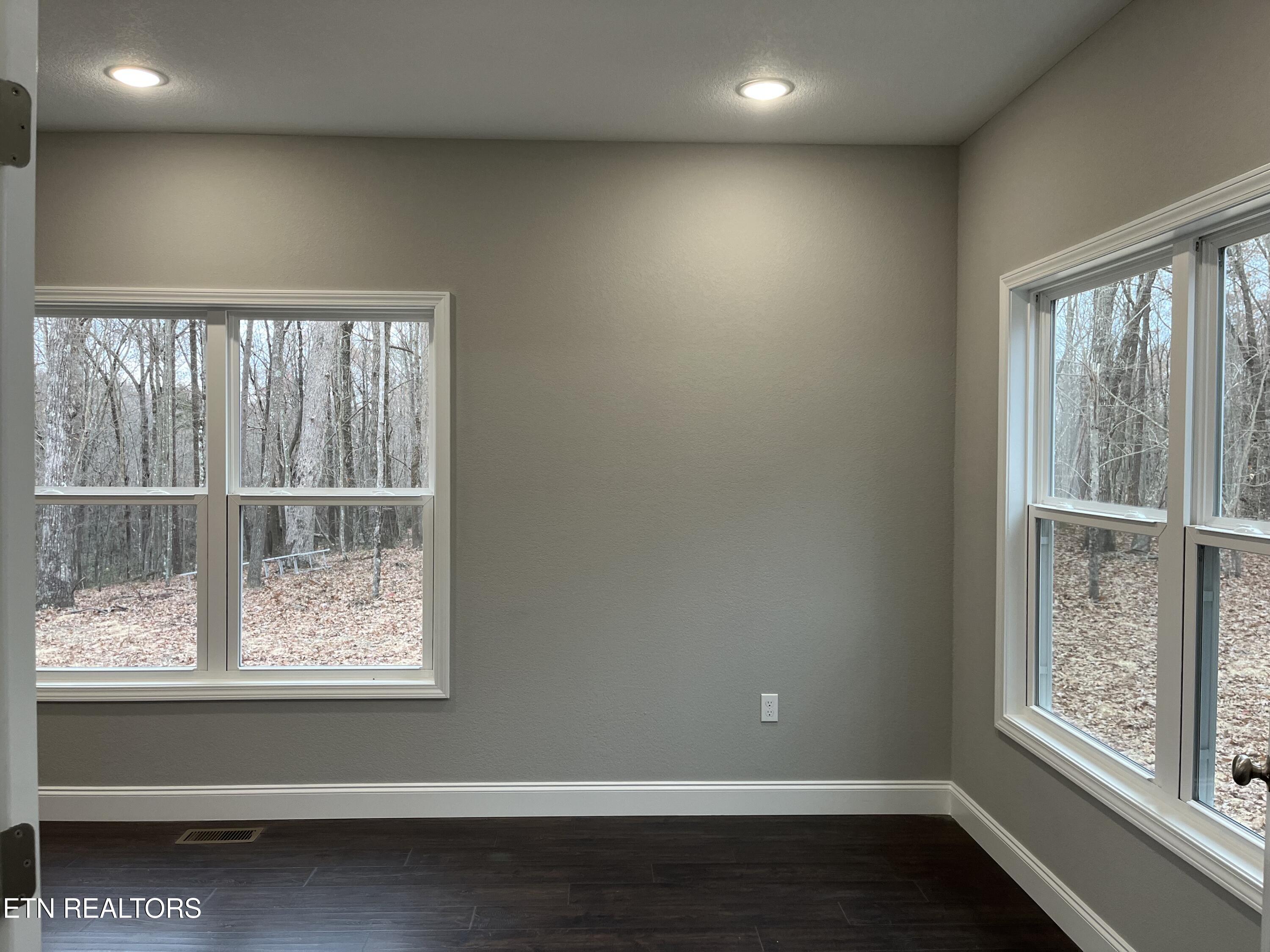 833 Sawmill Road Monterey, TN 38574 - Photo 25 of 30 Sunroom