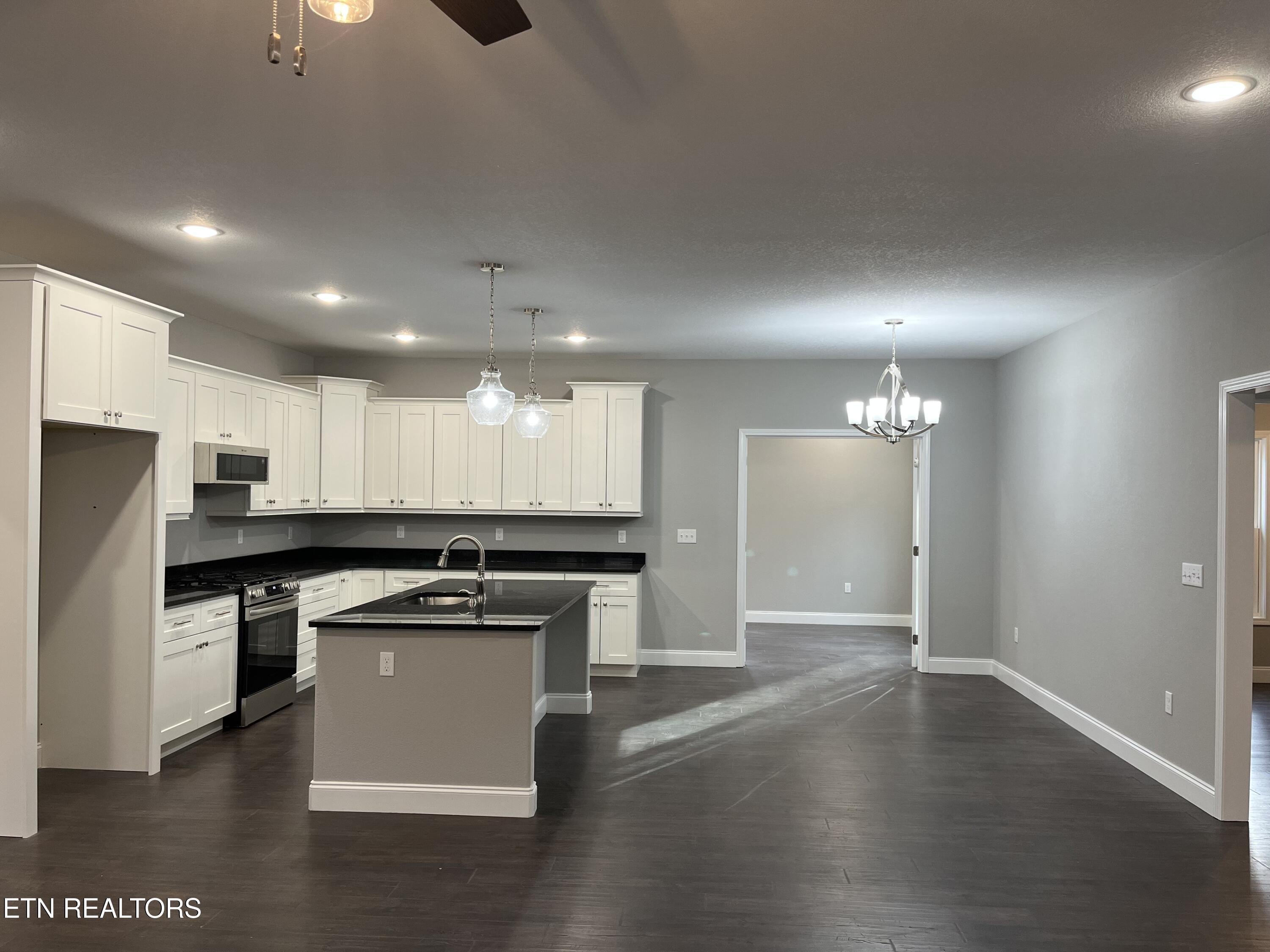 833 Sawmill Road Monterey, TN 38574 - Photo 8 of 30 Kitchen/Dining Area