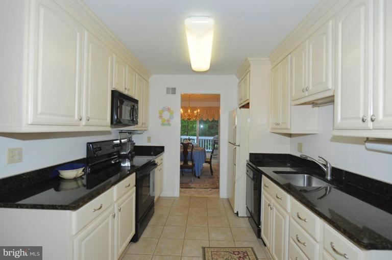 7622 Chancellor Way Springfield, VA 22153 - Photo 18 of 29 Kitchen #2