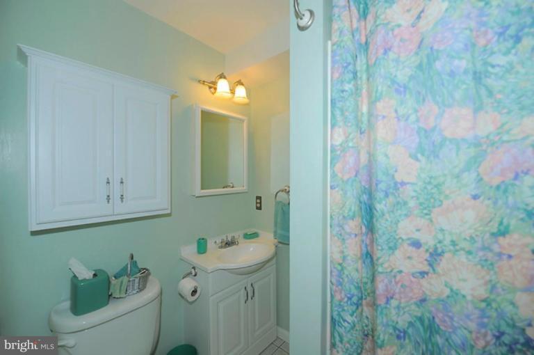 7622 Chancellor Way Springfield, VA 22153 - Photo 22 of 29 Bath #3
