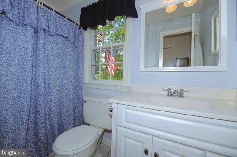 7622 Chancellor Way Springfield, VA 22153 - Photo 23 of 29 Master Bath