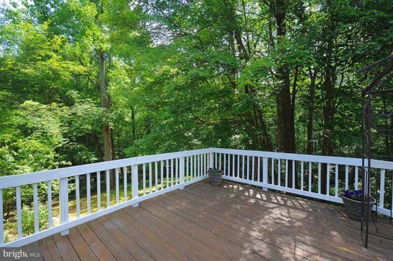 7622 Chancellor Way Springfield, VA 22153 - Photo 4 of 29 Deck