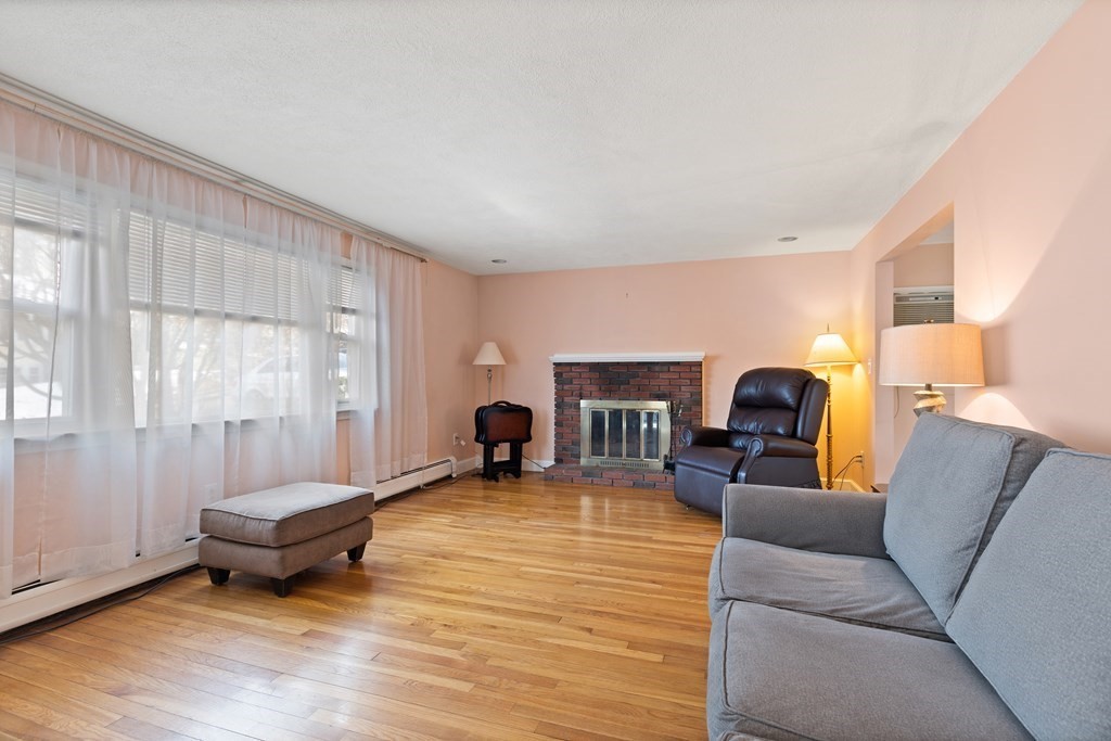 106 Greensboro Road Dedham, MA 02026 - Photo 4 of 27 Gallery Image 4